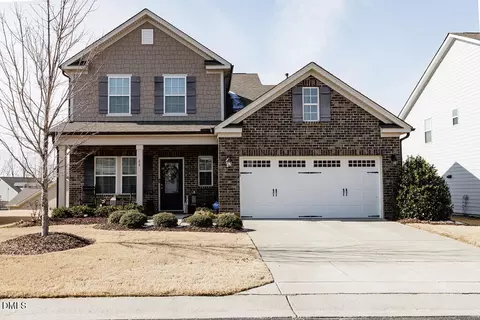 68 Chinaberry Dr, Clayton, NC 27527