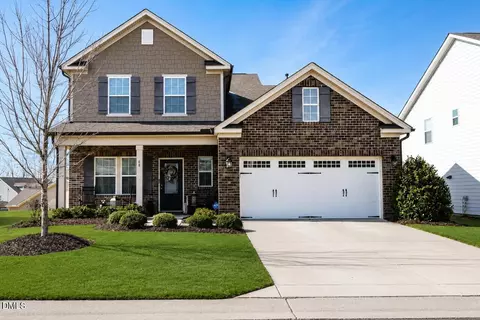68 Chinaberry Dr, Clayton, NC 27527