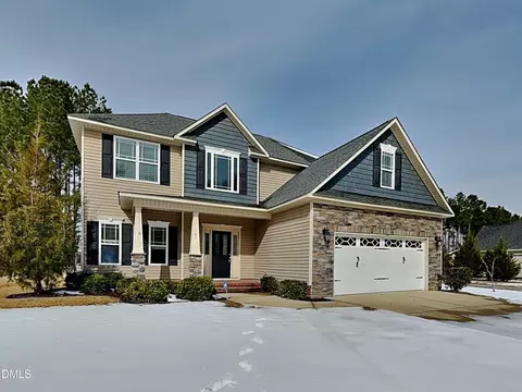 161 Summit Overlook Dr, Clayton, NC 27527