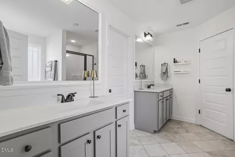 Bath - 68 Bodacious Ln, Benson, NC 27504 photo 2 of 5