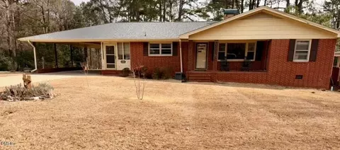 102 Hillcrest Dr, Smithfield, NC 27577