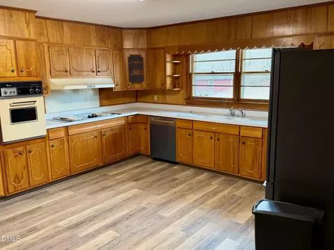 Kitchen - 102 Hillcrest Dr, Smithfield, NC 27577 photo 1 of 2