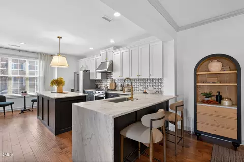 Kitchen - 371 Bridgegate Dr, Cary, NC 27519 photo 2 of 7