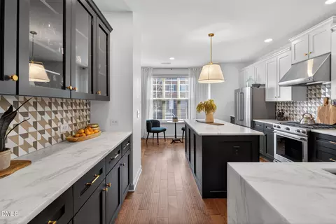 Kitchen - 371 Bridgegate Dr, Cary, NC 27519 photo 5 of 7