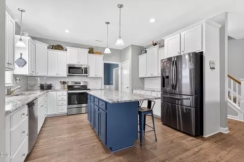 Kitchen - 414 Fallingbrook Dr, Kenly, NC 27542 photo 4 of 4