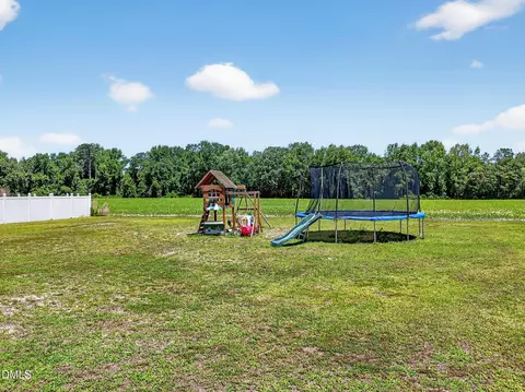 Exterior - 414 Fallingbrook Dr, Kenly, NC 27542 photo 9 of 11