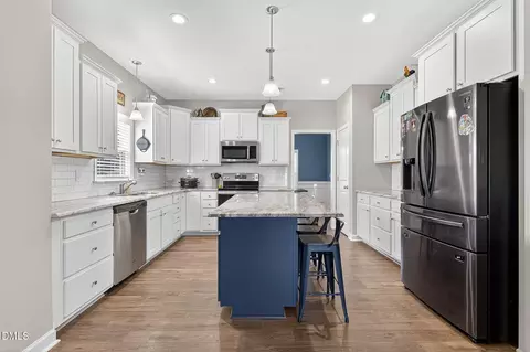 Kitchen - 414 Fallingbrook Dr, Kenly, NC 27542 photo 3 of 4