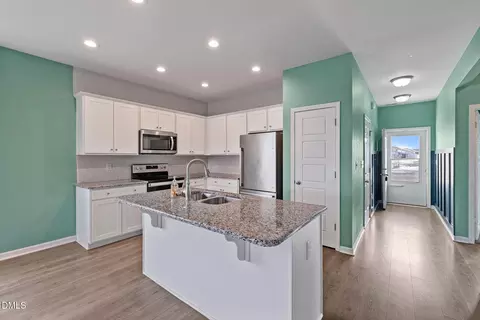 Entry Way - 643 Sturgeon St, Smithfield, NC 27577 photo 1 of 1