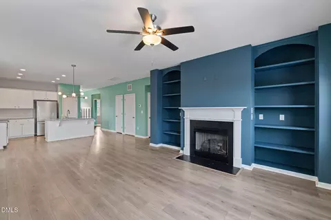 Living - 643 Sturgeon St, Smithfield, NC 27577 photo 3 of 4