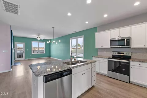 Kitchen - 643 Sturgeon St, Smithfield, NC 27577 photo 2 of 2