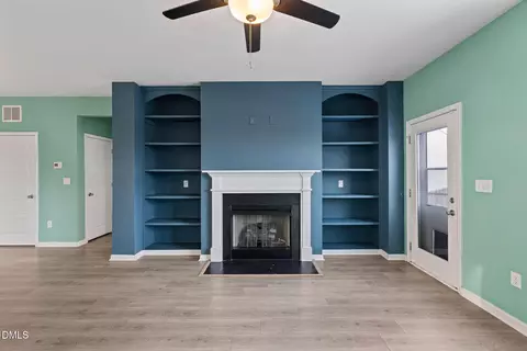Living - 643 Sturgeon St, Smithfield, NC 27577 photo 4 of 4