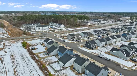 View/Area - 643 Sturgeon St, Smithfield, NC 27577 photo 1 of 6