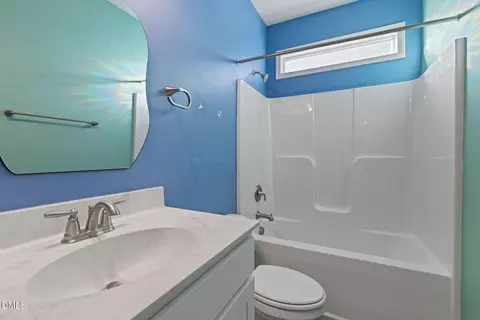 Bath - 643 Sturgeon St, Smithfield, NC 27577 photo 2 of 2