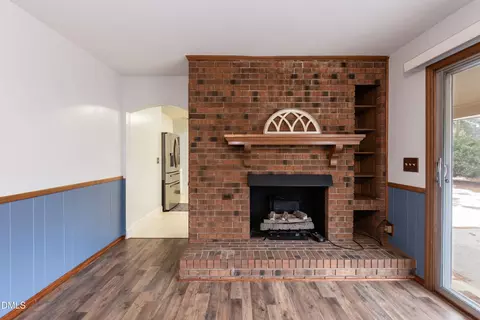 Living - 115 Strickland Dr, Smithfield, NC 27577 photo 4 of 7