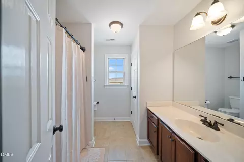 Bath - 72 Meadowmist Dr, Garner, NC 27529 photo 3 of 5