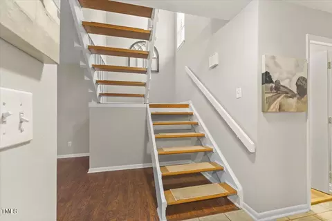 3916 Wendy Ln, Raleigh, NC 27606