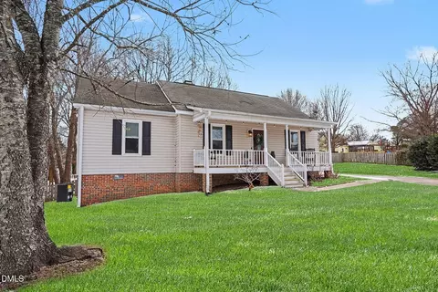 940 Skylar Ct, Wake Forest, NC 27587