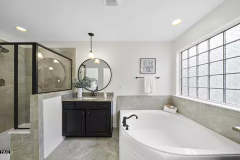 Bath - 1639 Padstone Dr, Apex, NC 27502 photo 2 of 3