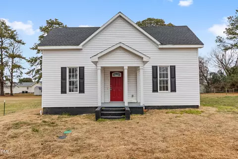 305 E Harnett St, Benson, NC 27504