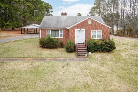 1204 Roanoke Ave, Henderson, NC 27536