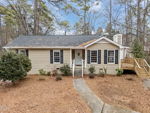 5916 Applewood Ln, Raleigh, NC 27609