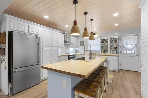Kitchen - 1023 Devonshire Trl, Aberdeen, NC 28315 photo 1 of 6