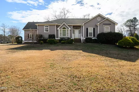 3405 Apple Meadow Dr, Fuquay Varina, NC 27526