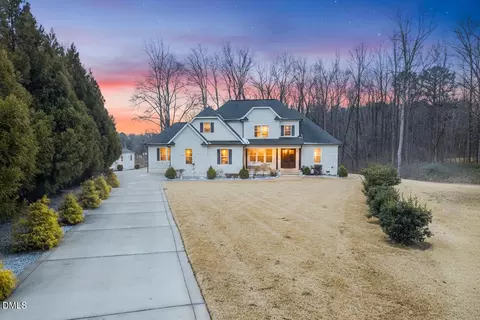 717 Near Post Dr, Fuquay Varina, NC 27526
