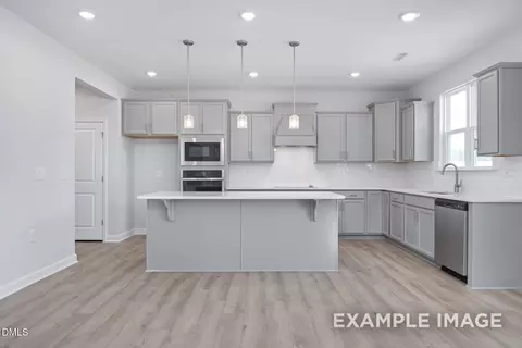 85 Charred Oak Ct, Lillington, NC 27546