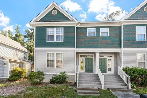 7026 Jeffreys Creek Ln, Raleigh, NC 27616