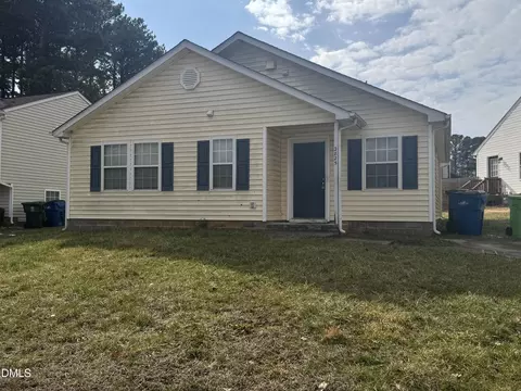 2825 Midway Park Ct, Raleigh, NC 27610