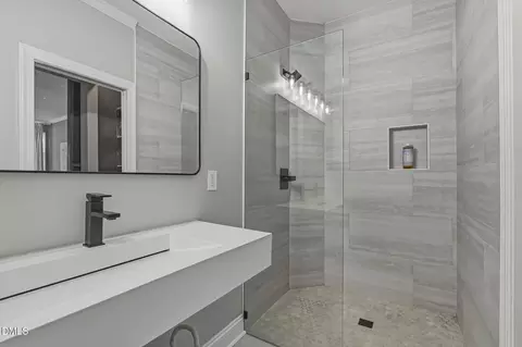 Bath - 204 Georgetown Rd, Raleigh, NC 27608 photo 3 of 7