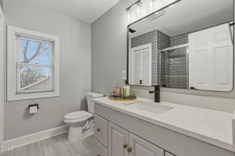 Bath - 204 Georgetown Rd, Raleigh, NC 27608 photo 5 of 7