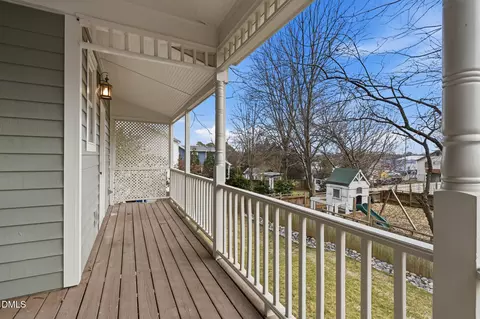 Exterior - 204 Georgetown Rd, Raleigh, NC 27608 photo 5 of 10