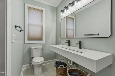 Bath - 204 Georgetown Rd, Raleigh, NC 27608 photo 2 of 7