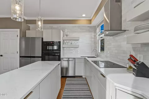 Kitchen - 204 Georgetown Rd, Raleigh, NC 27608 photo 4 of 7
