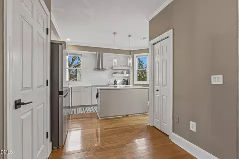 Entry Way - 204 Georgetown Rd, Raleigh, NC 27608 photo 3 of 5