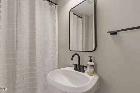 Bath - 204 Georgetown Rd, Raleigh, NC 27608 photo 7 of 7