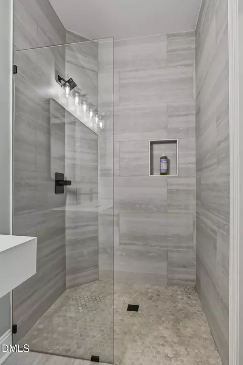 Bath - 204 Georgetown Rd, Raleigh, NC 27608 photo 4 of 7