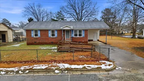313 S Ethel St, Selma, NC 27576