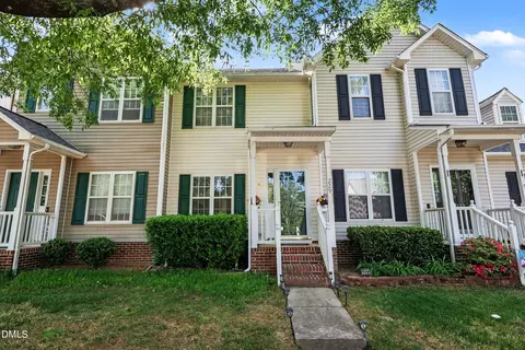 229 Commons Dr, Holly Springs, NC 27540