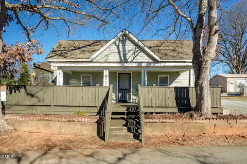 407 Oak St, Graham, NC 27253