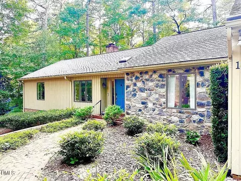 1907 Wedgewood Dr, Sanford, NC 27332