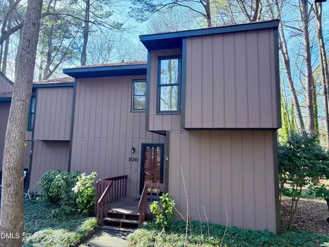 106 Bogue Ct, Cary, NC 27511
