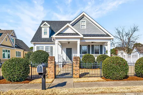 107 N Ellington St, Apex, NC 27502