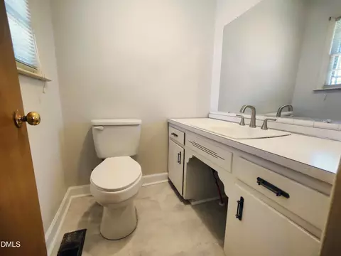 Bath - 406 Avery St, Garner, NC 27529 photo 1 of 4