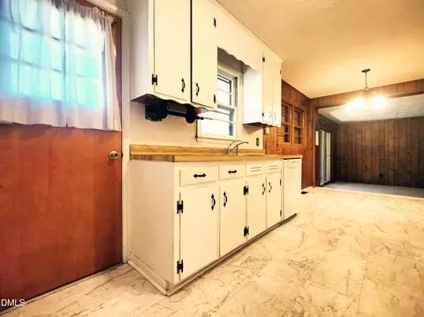 Kitchen - 406 Avery St, Garner, NC 27529 photo 3 of 3