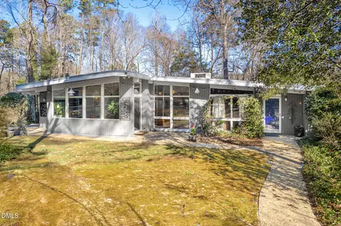1030 Highland Woods Rd, Chapel Hill, NC 27517