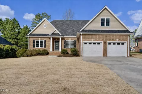 204 Par Dr, Henderson, NC 27536