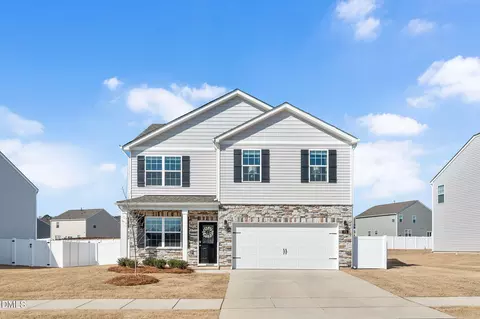 372 Blue Aspen Dr, Fuquay Varina, NC 27526